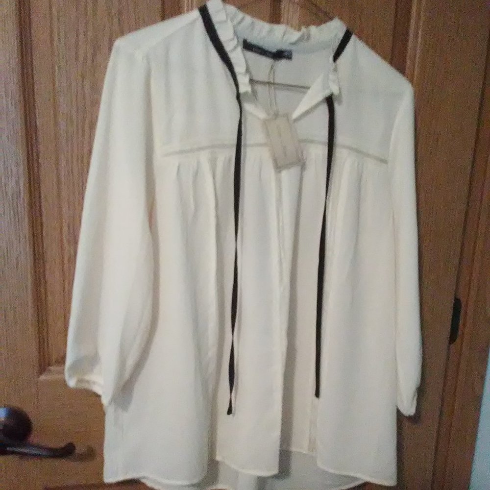 Doe & Rae Cream Blouse with Black velvet ribbon